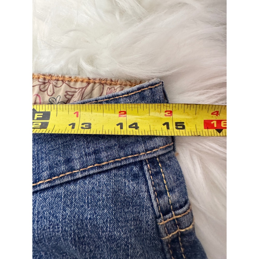 Levis Classic Capri Medium Wash Blue Denim Jeans Side Slit Womens Size 6‎ - Picture 5 of 8